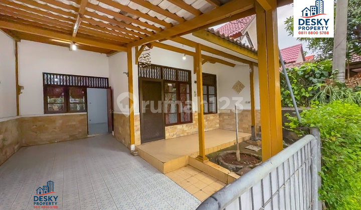 House for Sale in Kemang Pratama Bekasi, Strategic Location 2