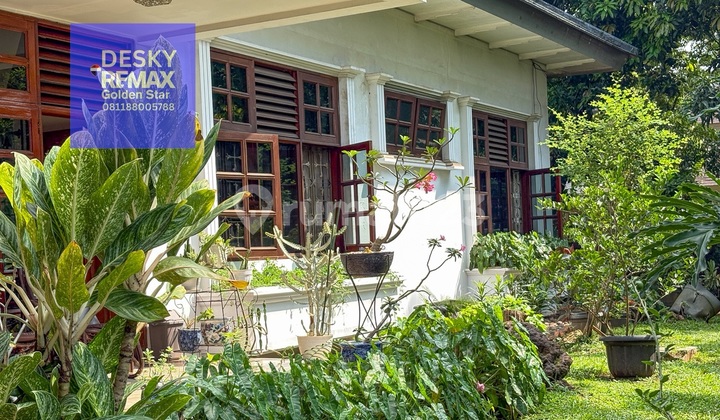 Rumah Lama Terawat Di Menteng Jakarta Pusat, Dekat Taman Menteng 2