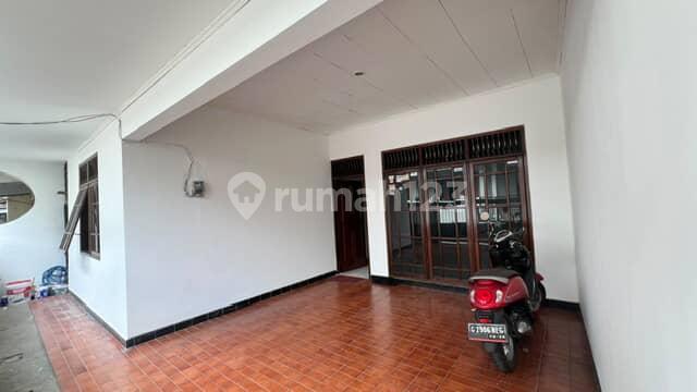 Sewa Rumah Semi Furnished Cilandak Jakarta Selatan 4 Kamar Tidur 2