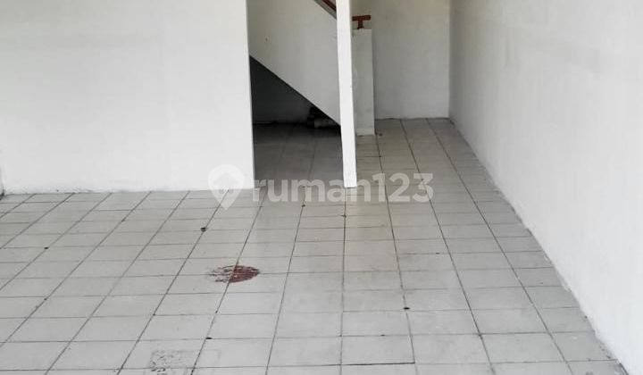 For Sale: 2-Storey Strategic Shop House in Poris Indah, Tangerang, Busy Area 2