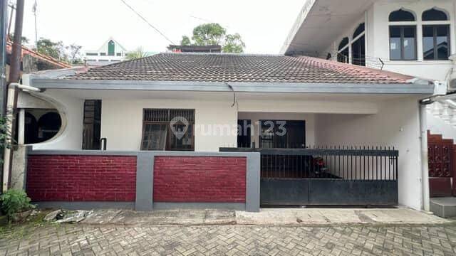 Sewa Rumah Semi Furnished Cilandak Jakarta Selatan 4 Kamar Tidur 1
