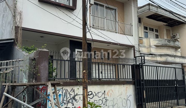 Sewa Rumah 4 Kamar Tidur Green Garden Furnished Jakrta Barat 2