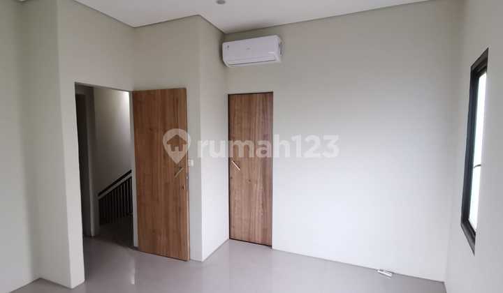 Jual V Town House Ciputat Bintaro 2 Kamar Tidur 2