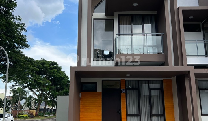 Rumah Royal Spring 2 Lantai Posisi Sudut Full Furnished Rumah Royal Spring 2 Lantai Posisi Sudut Full Furnished