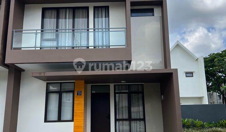 Rumah Mewah Full Furnish Siap Huni 2 Lantai Di Royal Spring 1