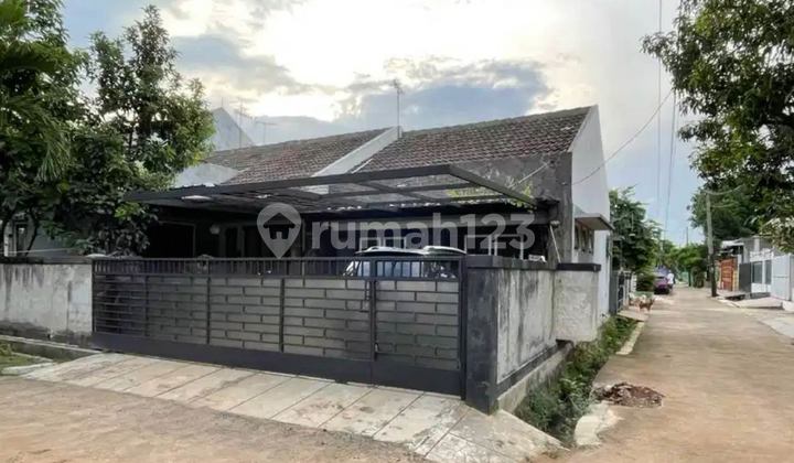 For Sale, Ready-to-Occupy Hook House in Pondok Duta, Depok City