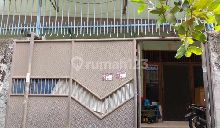 For Sale Spacious House in Gajahmada, Central Jakarta, Suitable for Convection Business