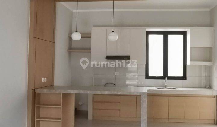 Disewakan Rumah Siap Huni Summarecon Crown Cluster Regia Bekasi 2