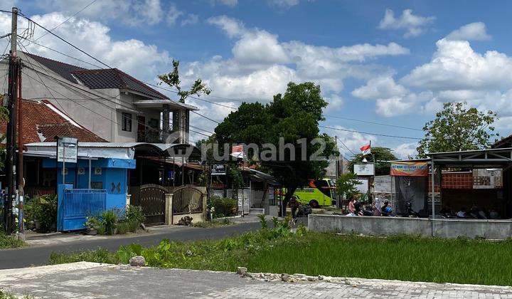 Easy Access to the City Land, Near Kilometer Zero. Certificate of Land Ownership for Yard.