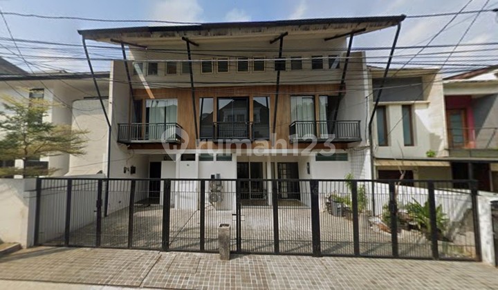 Aset Lelang, Rumah kondisi bagus, cocok untuk guesthouse, di Jl. Zamrud Cilandak luas tanah 237 m2 Aset Lelang, Rumah kondisi bagus, cocok untuk guesthouse, di Jl. Zamrud Cilandak luas tanah 237 m2