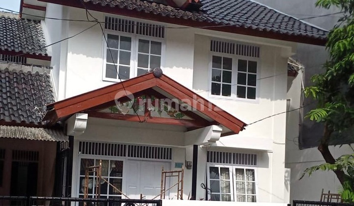 Dijual Rumah Di Kebayoran Lama Dekat Permata Hijau..murah 3.3 M Luas 270 M2 1