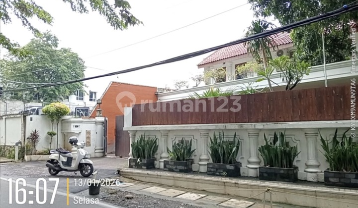 Rumah Mewah 2 Lantai di Permata Hijau Luas Tanah 833 M2