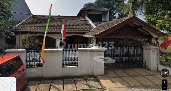 Dijual sebidang tanah luas 602 m2 berikut bangunan, aset lelang negara, lokasi di Jl. Praja Dalam, Kebayoran Lama.