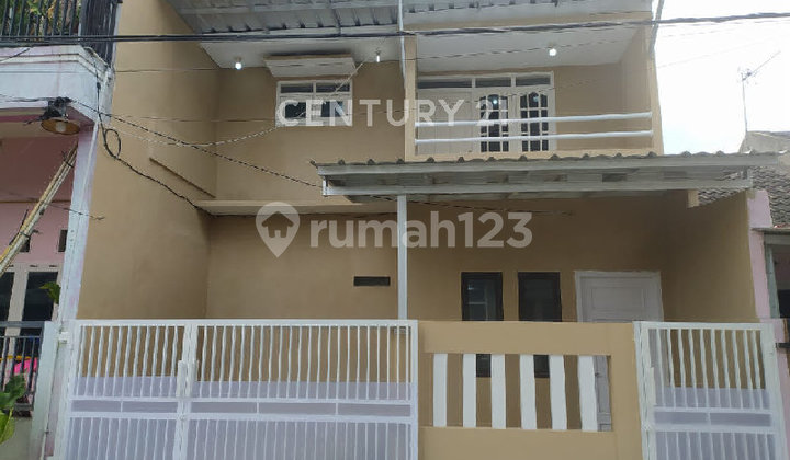 Dijual Rumah 2 Lantai Rapi Siap Huni  Perumahan Dasana Indah 
