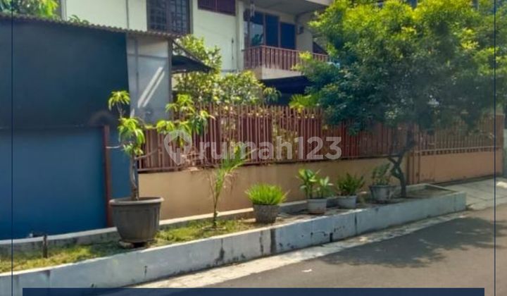 Rumah Hoek Murah Siap Huni Taman Kedoya Baru Jakarta Barat