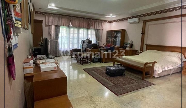 Rumah Luas Teduh & Nyaman plus Swimming Pool Kav Hankam Joglo 2