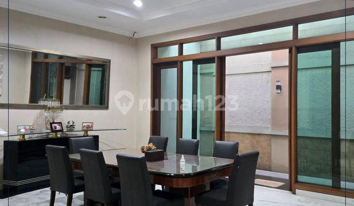 Dijual Cepat Rumah 3 lantai Bagus Siap Huni Intercon Jakarta Barat 2