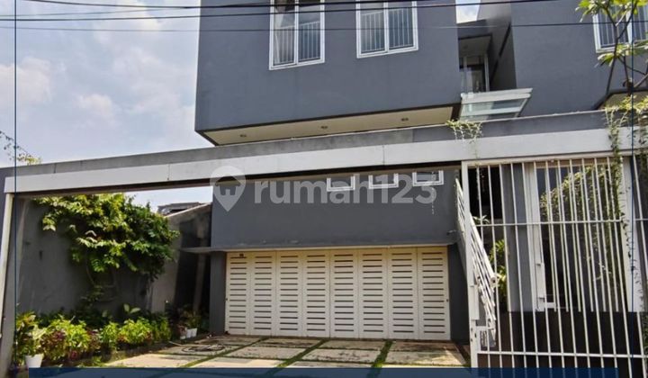 For Rent Nice House With Swimming Pool Kebayoran Baru South Jakarta For Rent Nice House With Swimming Pool Kebayoran Baru South Jakarta