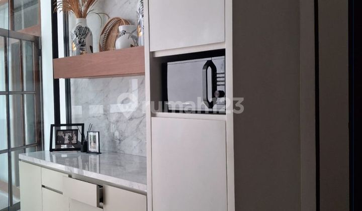 For Quick Sale: Comfortable and Good Furnished House in Taman Kedoya Baru, West Jakarta