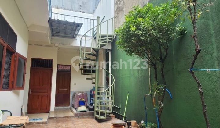 Dijual Dibawah NJOP Rumah Asri Siap Huni di Cideng Jakarta Pusat Dijual Dibawah NJOP Rumah Asri Siap Huni di Cideng Jakarta Pusat