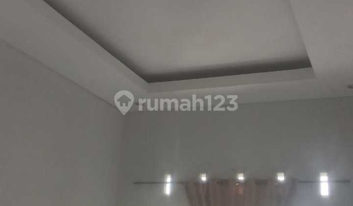 A house with a great location that is close to everything. A house with a great location that is close to everything.