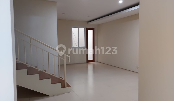 Sewa Rumah Strategis Siap Huni 2 Lantai 7x14 Hadap Utara di Sunter, Jakarta Utara 2