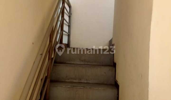 Jual Segera Rumah Kost 41/2 Lantai 12x21 Hadap Timur ada 33 KT di Kartini, Jakarta Pusat Jual Segera Rumah Kost 41/2 Lantai 12x21 Hadap Timur ada 33 KT di Kartini, Jakarta Pusat