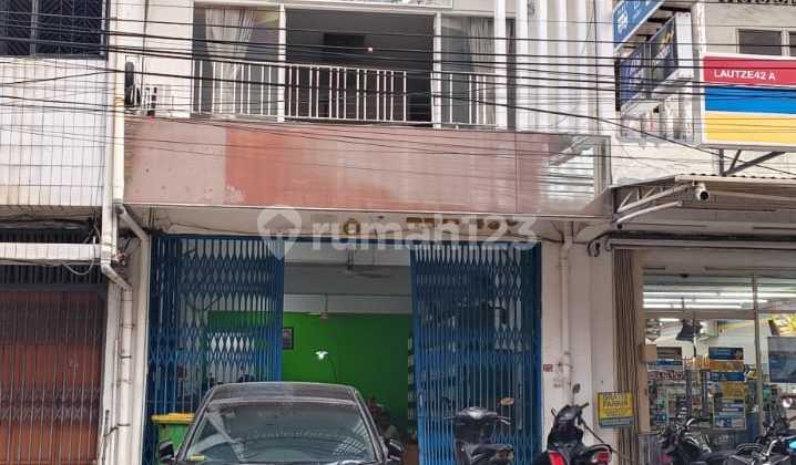 Jual Ruko Siap Huni 3 Lantai LT 100 M2 Strategis Hadap Utara Shgb di Kartini, Jakarta Pusat