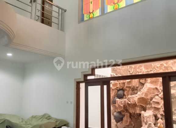 Jual Rumah Siap Huni Bagus 2 Lantai 15X21 Strategis Hadap Barat di Sunter, Jakarta Utara