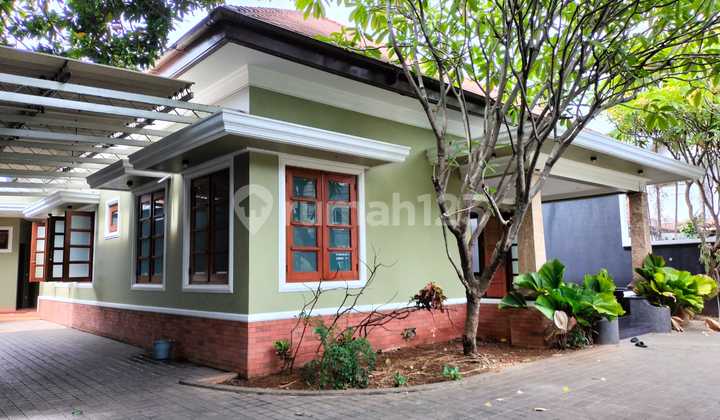 Dijual Rumah di Menteng Ada Kolam Renang Seberang Rumah Mbak Tutut