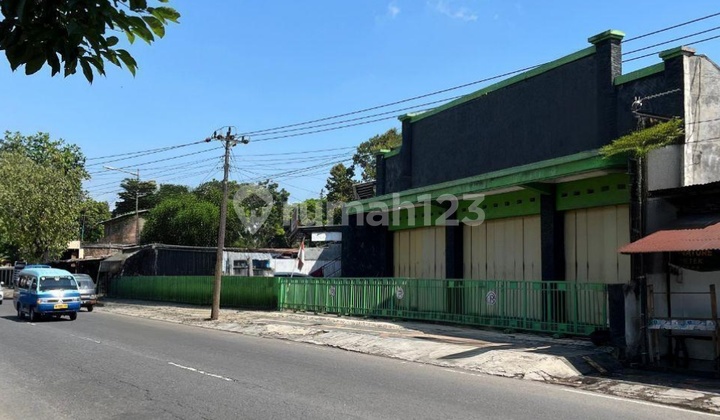 3 Ruko + Rumah Tengah Kota Magelang