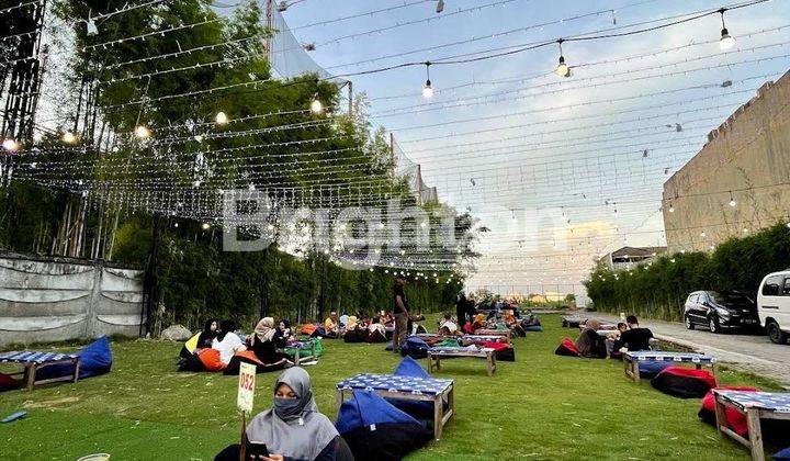 FOOD COURT + TAMAN - ADI SUCIPTO COLOMADU 1