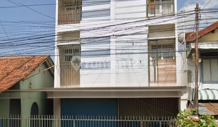 Ruko 3 Lantai Pinggir Jalan Ramai - Adi Soemarmo Kartasura