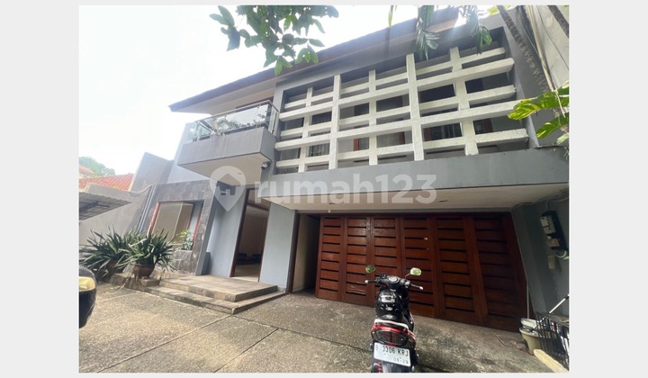 For Rent Luxury House in Menteng Central Jakarta Strategic Location