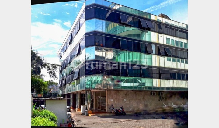 For Sale Building in Menteng Commercial and Strategic Area