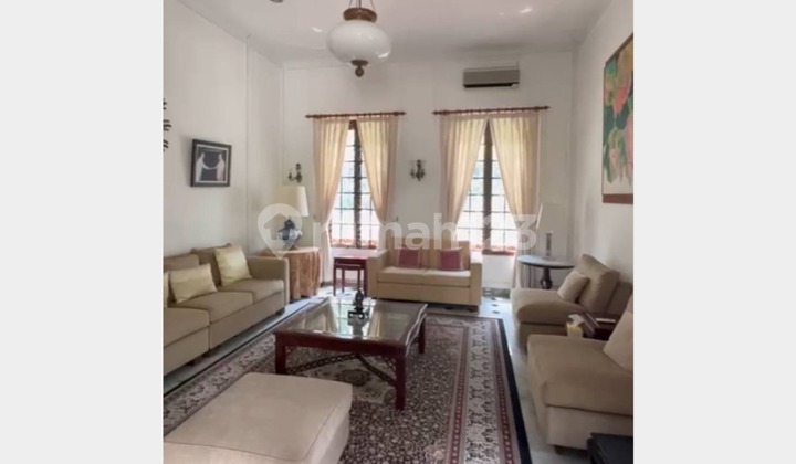 Dijual Rumah Terawat kawasan Elit di Menteng Jakarta Pusat