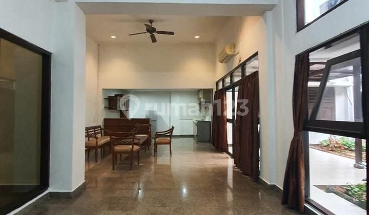 Disewakan Rumah Mewah Lokasi Strategis di Menteng Jakarta Pusat 2