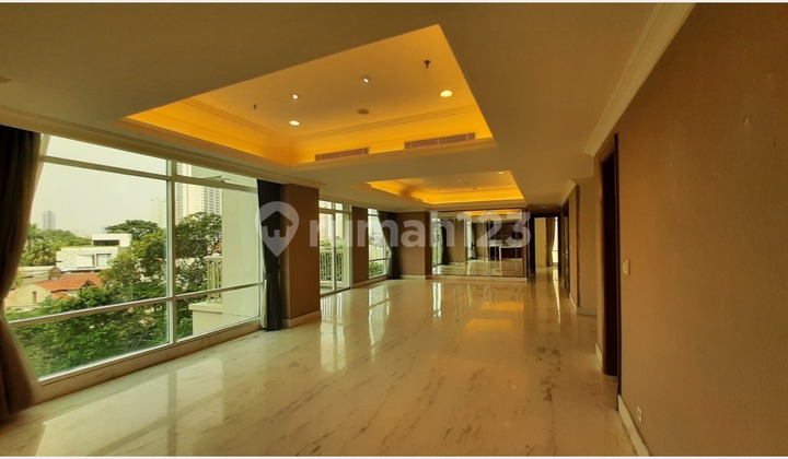 For Sale Botanica Apartment Comfortable and Strategic Location