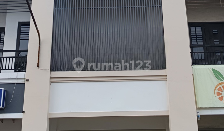 Neat Newly Renovated Shop House near MERR and Toll Access Neat Newly Renovated Shop House near MERR and Toll Access