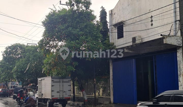 Large Zero Road Shop House on Main Road in Mojokerto