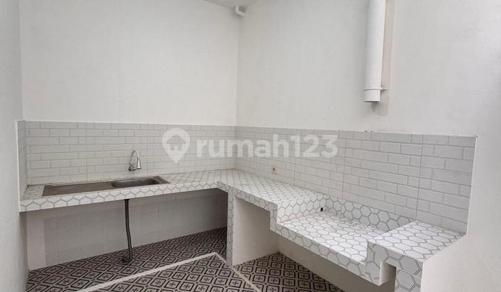 Rumah Mewah, 2 Lantai, Jl. Kartini pusat Kota, Siap Huni, HGB. 2