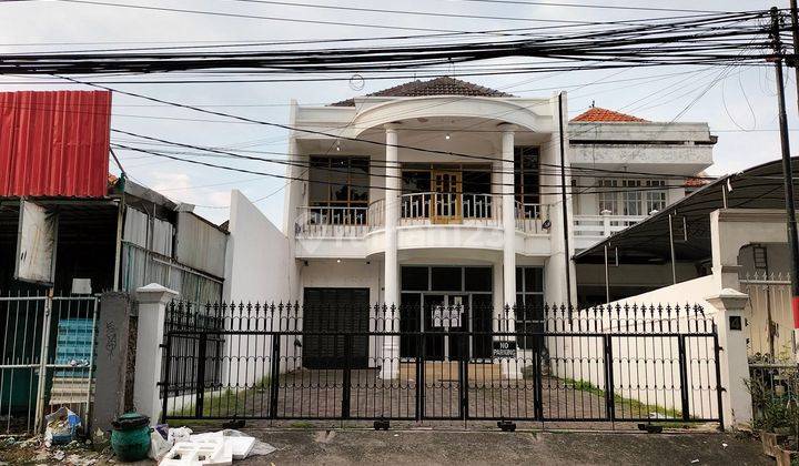 Ruko / Kantor Wiyung, lokasi strategis, dekat McD Wiyung 1