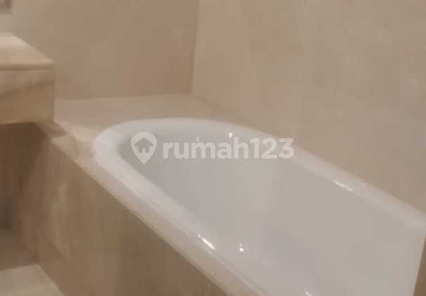 The Peak Tunjungan Plaza Apartment, 3 Bedrooms, Furnished, Spacious Rooms