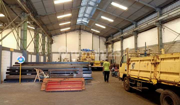 Warehouse for Rent 1595 m2, Margomulyo Specialist, Quick Response, contact us