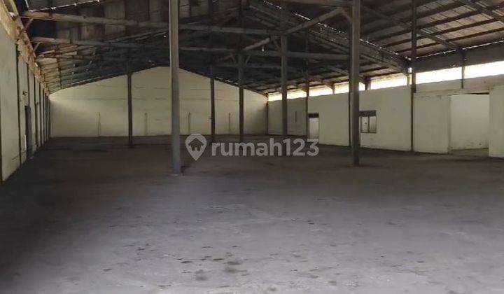 Gudang Sewa Driyorejo, Lantai Cor, 2520 m2, Siap Pakai, Lebar 30. 1