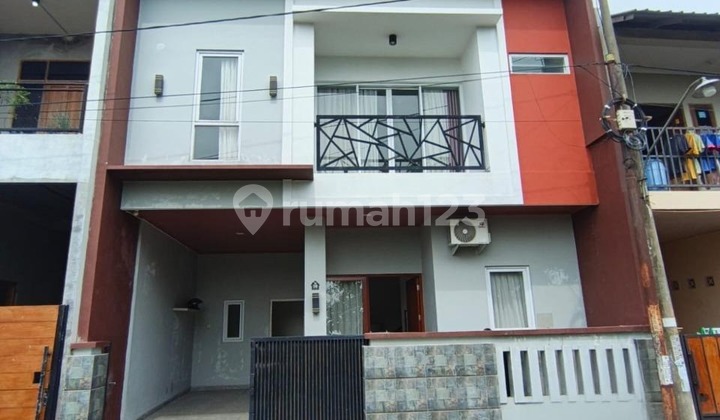 2-Story Fully Furnished House Near Adi Soemarmo Airport 2-Story Fully Furnished House Near Adi Soemarmo Airport