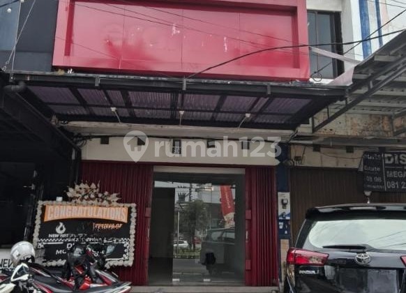 For Rent 4-Story Shop House in Strategic Location Solo Baru 1