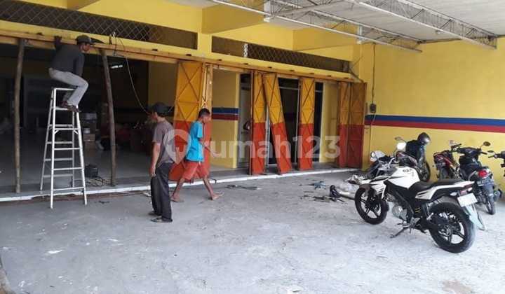 For Rent Spacious 450 M² Showroom Area Kartasura Sukoharjo 2
