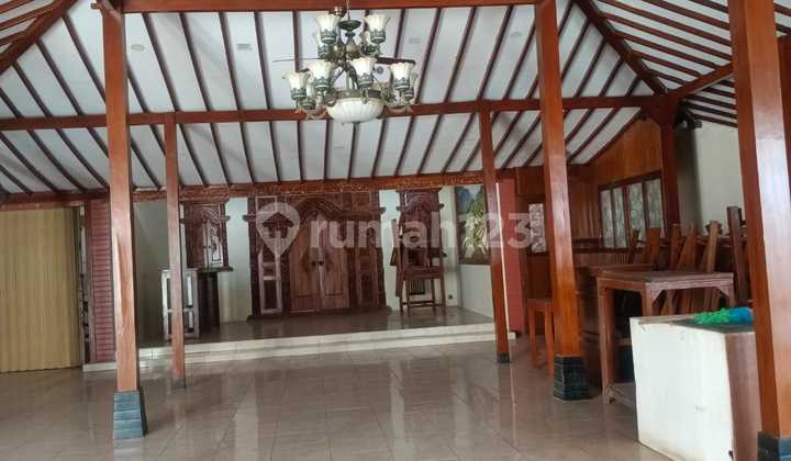 Disewakan Tempat Usaha Etnik Cocok untuk Resto/Coffeshop Disewakan Tempat Usaha Etnik Cocok untuk Resto/Coffeshop