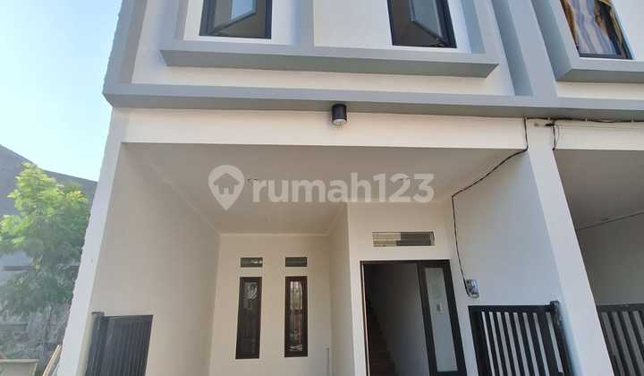 2-Story Ready-to-Occupy House in Rungkut, Surabaya